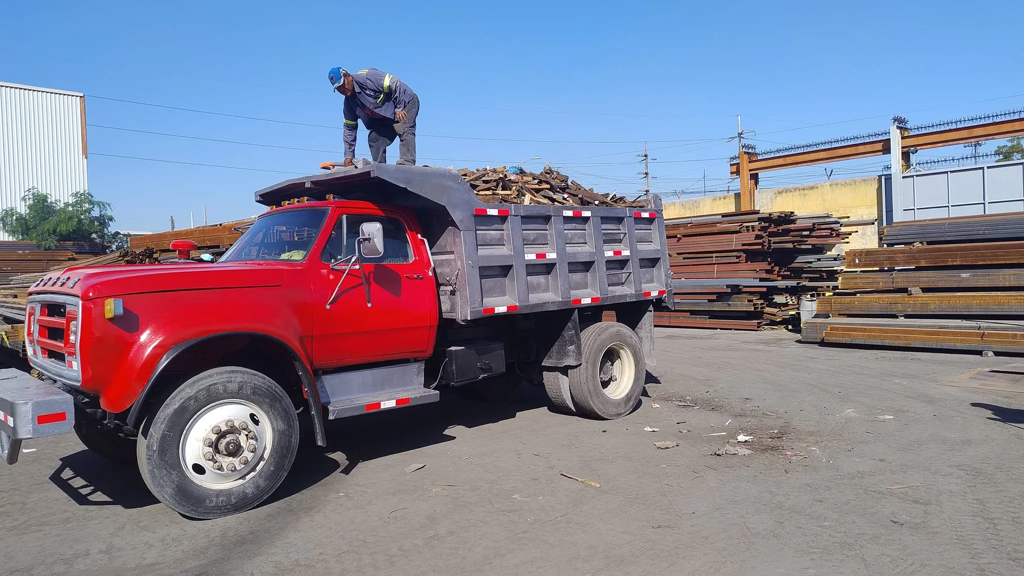 Retiro de escombros con acarreo